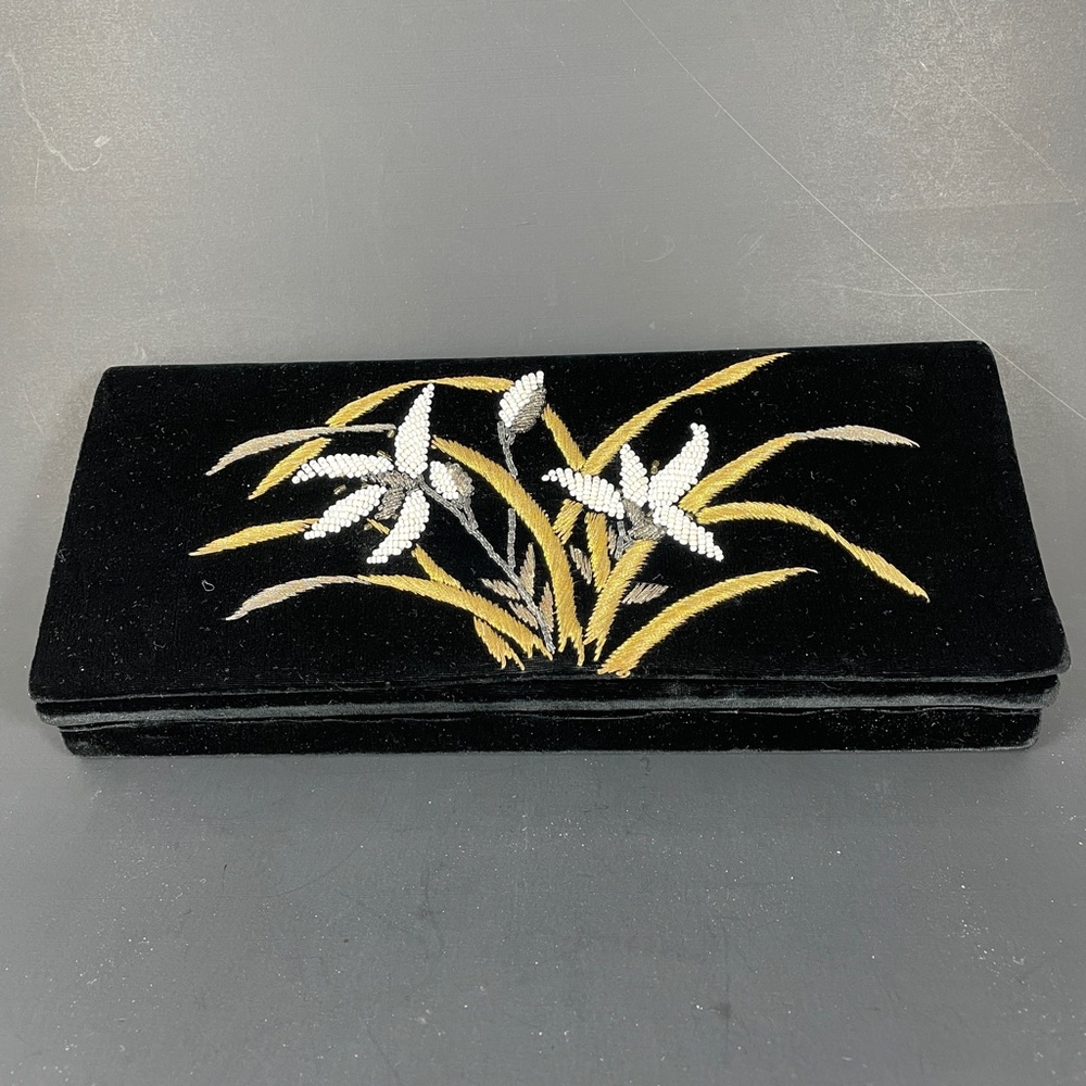 Purse Vintage Japanese Black Velvet Evening Clutch Beaded Flowers Circa 1954